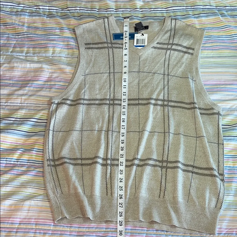 Dockers V-Neck Plaid Sweater Vest in Light Oat‎ XL NWT